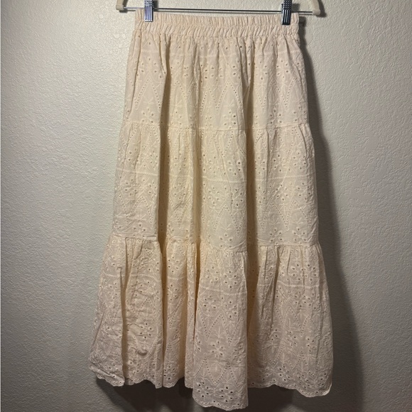 ADORA Ivory Tiered Elastic Waist Eyelet Midi Skirt Boho Western Festivals Size L - Picture 2 of 10